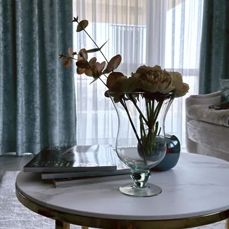 White Lotus Apartment *